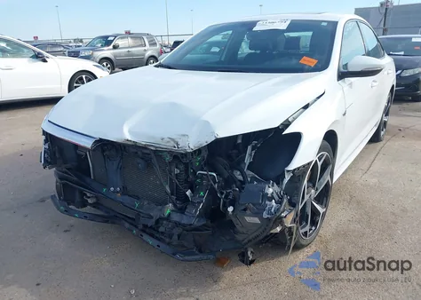 2022 Volkswagen Passat 2.0T R-Line z USA, uszkodzony, nr VIN 1VWMA7A37NC006588